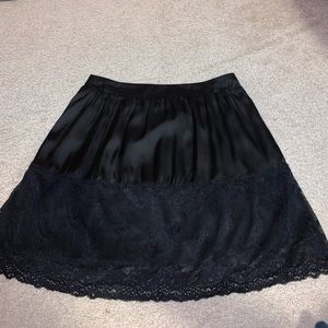 Elegant skirt with lace!